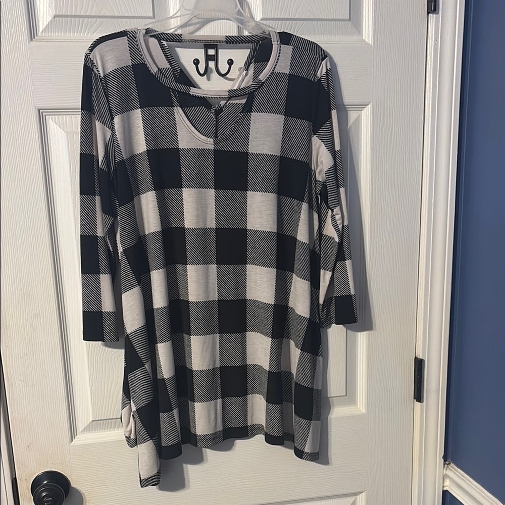 Chic Soul Black and White Tunic 3/4 Sleeve Relaxed Fit